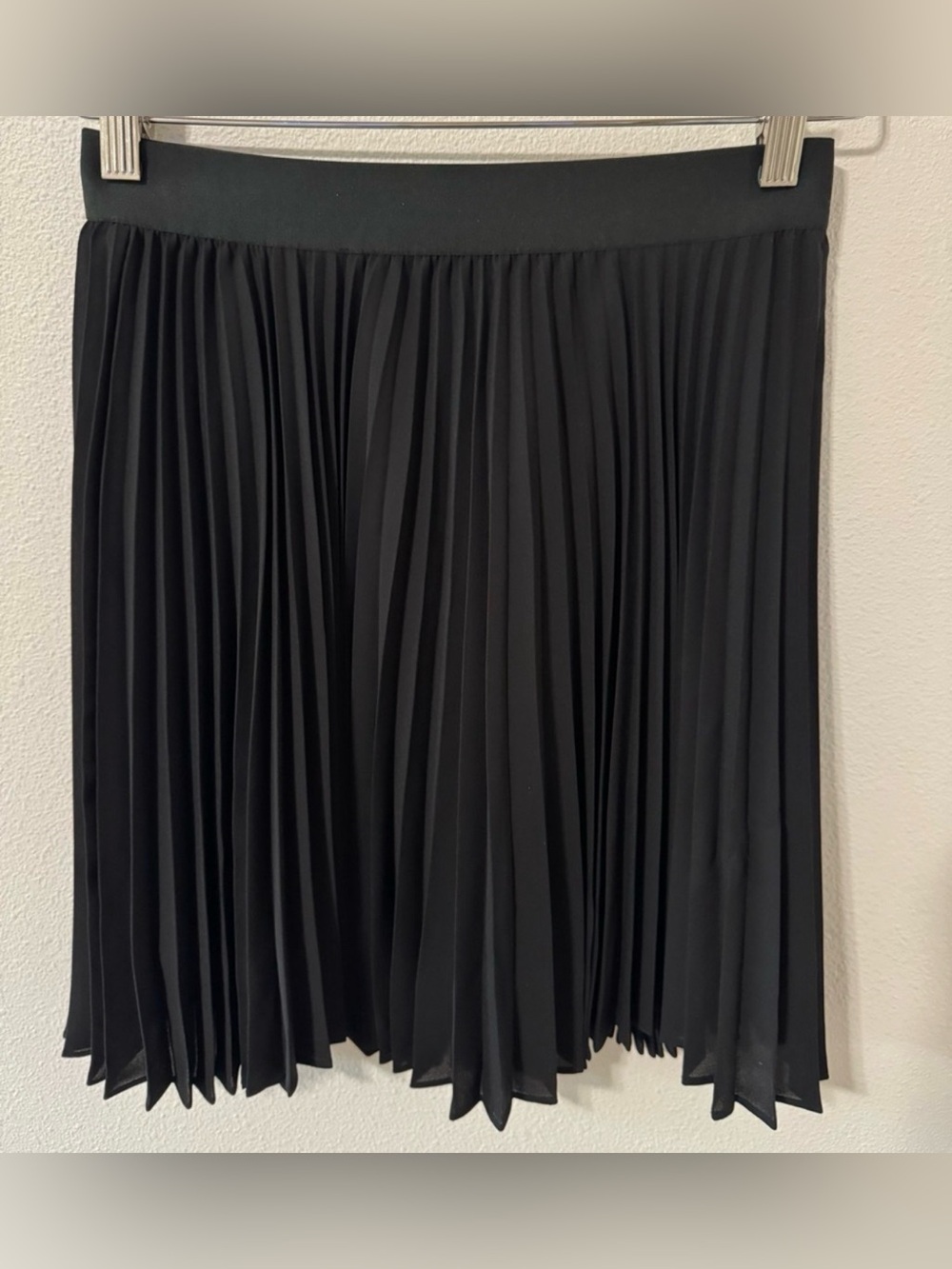 Babaton Black Pleated A-Line Skirt